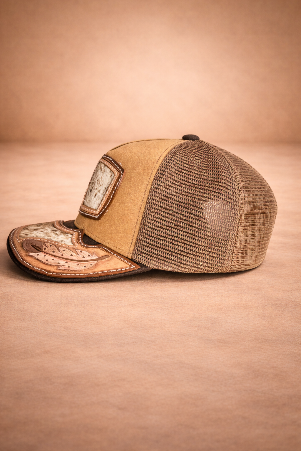 Cuero Santo Pluma Santa Cap