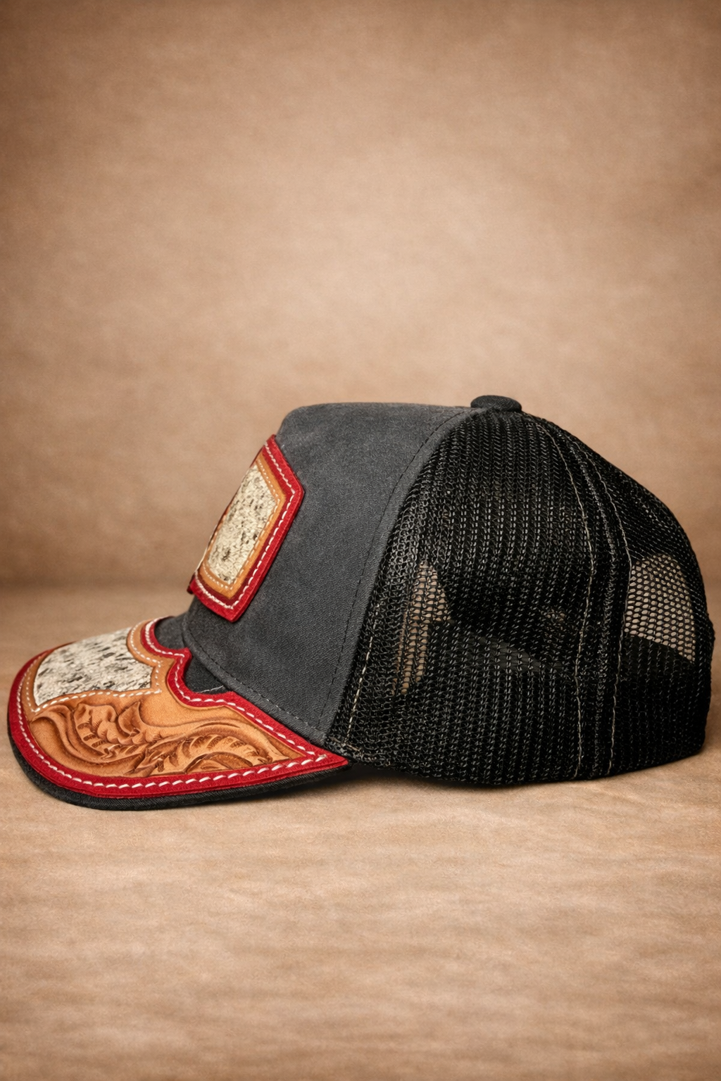 Cuero Santo Toro Blanco Cap